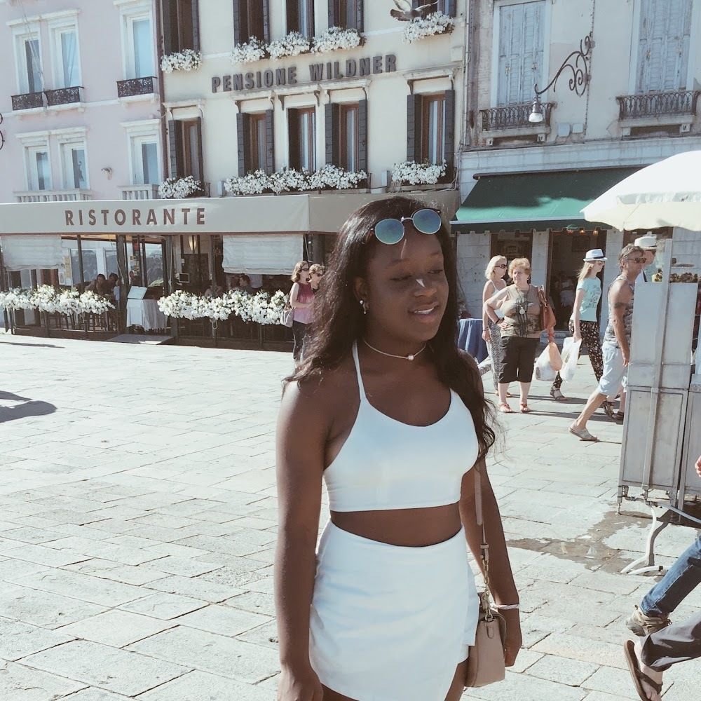 Meet your Posher, Adaeze